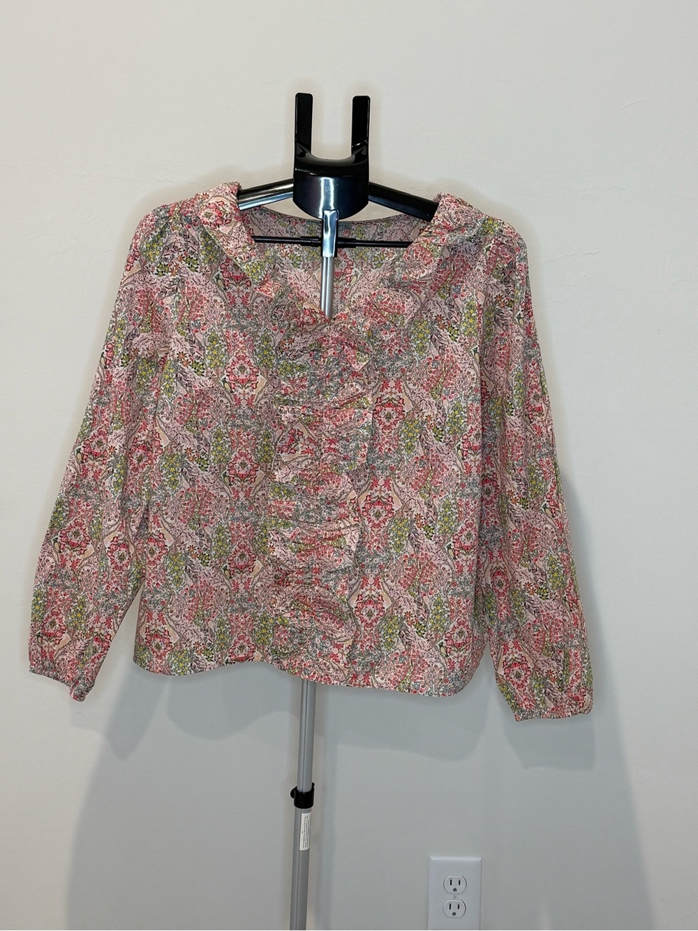 Talbots Women’s Large Floral Paisley Ruffle Blouse Pink 100% Cotton Long Sleeve - Picture 3 of 10